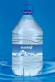 Пластиковая бутылочная вода 5LT