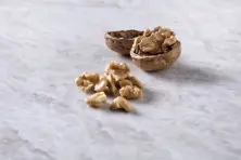Сломанный грецкий орех