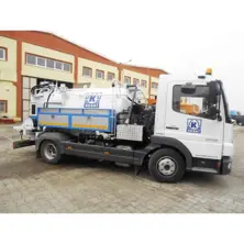 Canalization and Cleaning Vehicle