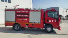 Vehículo de lucha contra incendios para espacios confinados