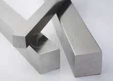 Barra cuadrada de acero y hierro