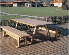 деревянный стол для пикника