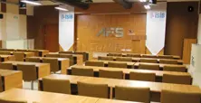 Construction d'un lieu de travail pour la salle de conférence AFS
