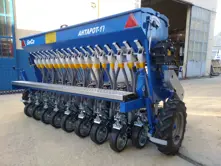 Universal Vegetable Planting Machine (AHTAPOT-17)