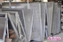 Plaques en aluminium