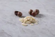 Natural Sliced Hazelnut